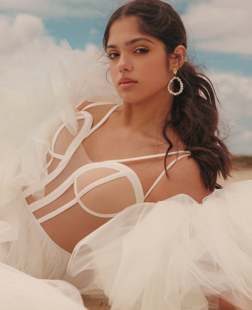 How to stand out for model: Nakoa. Julia Yatel, fashion brands photographer and makeup artist in Lisbon