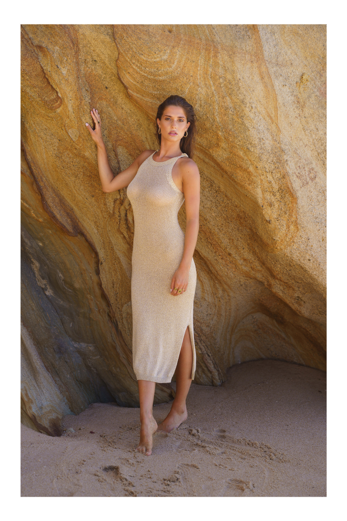 Article "Advantages of outdoor photo shoots compared to studio sessions" by Julia Yatel, fashion and lifestyle brand photographer